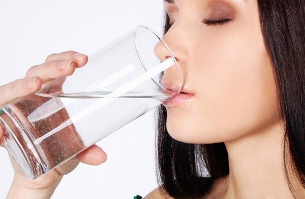 Sỏi tiết niệu là bệnh gì? Nguyên nhân biến chứng và nên uống nước như nào trong điều trị sỏi tiết niệu